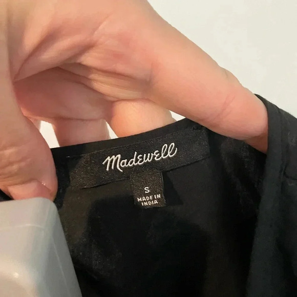 Madewell Item NL647 Plus Poplin Puff-Sleeve Cutout Crop Top size small - black - Picture 8 of 11